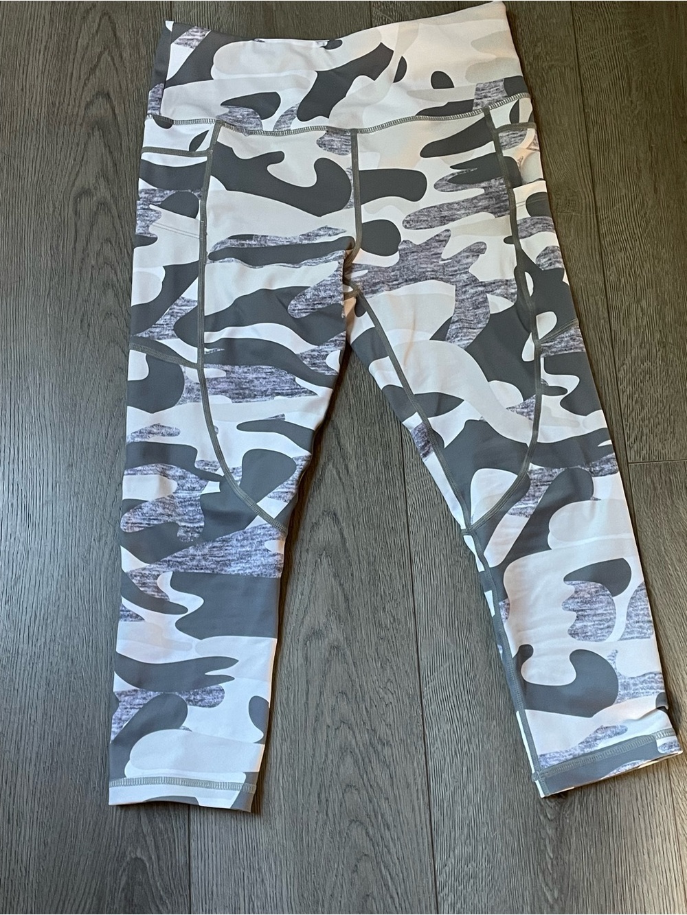 ZYIA Gray & White Camo Light n Tight Leggings NWOT